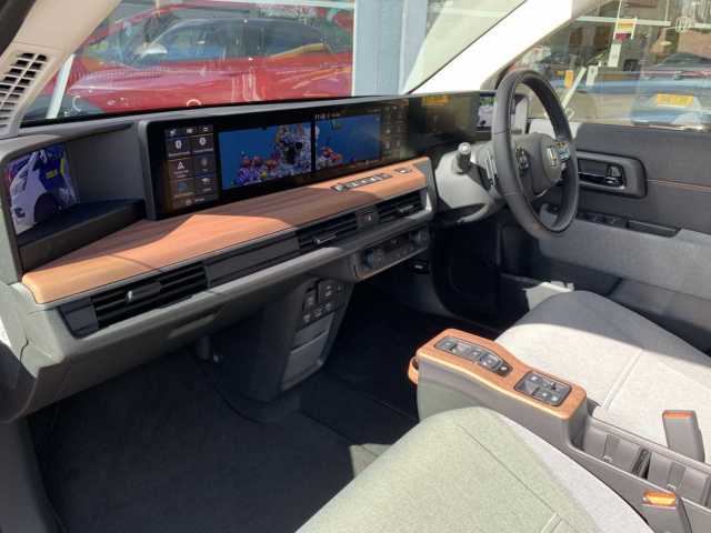 Honda e E (113kw) Advance (17in Alloys) 